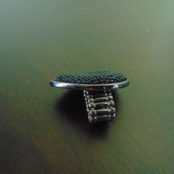 Costume Jewelry- heart ring-black - Picture 5 of 12